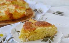 Ананасовый пирог с творожным сыром