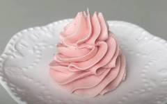 Домашний йогуртовый крем с ягодами без сливок