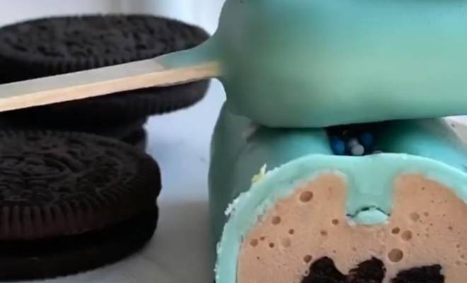 Мороженое шоколадное эскимо Орео рецепт