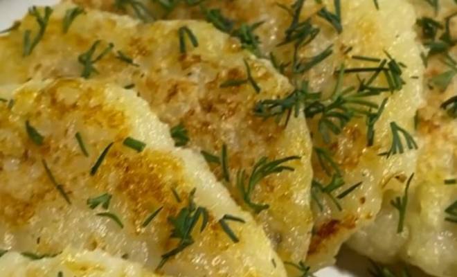 Картофельные драники на сковороде с луком рецепт