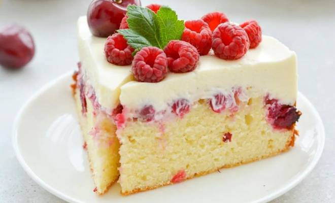 Пирог с ягодами и сметанным кремом рецепт
