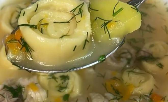Куриный суп с рулетиками, плавленым сыром и картошкой рецепт