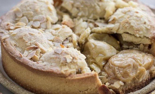 Ореховый тарт с яблоками, корицей и мускатным орехом рецепт