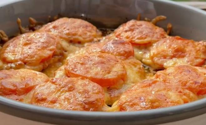 Отбивные из куриного филе с помидорами и сыром в духовке рецепт