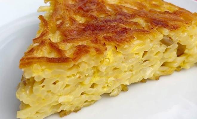 Фриттата из спагетти и сыра и яиц на сковороде рецепт