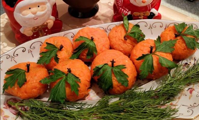 Салат мандаринки с курицей, морковкой и картошкой рецепт