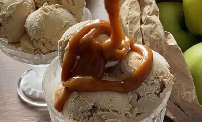 Домашнее мороженое из ряженки, яблочного пюре и сливок рецепт