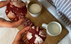 Печенье Красный Бархат с трещинками домашнее