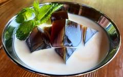 Японский десерт кофейное желе со сливками на агар агаре