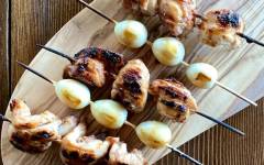 Шашлычки куриные якитори с соусом по японски