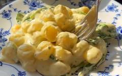 Картофельные ньокки в сливочном-сырном соусе