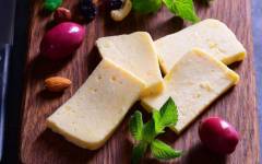 Домашний плавленный сыр из творога, молока и масла