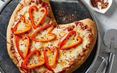 ПП пицца в форме сердца ко дню Святого Валентина