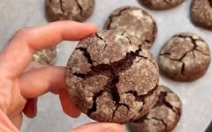Песочное печенье шоколадное трещинками