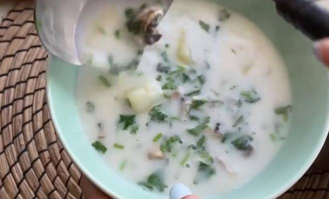 Сырный суп с курицей, картошкой, грибами и булгаром рецепт