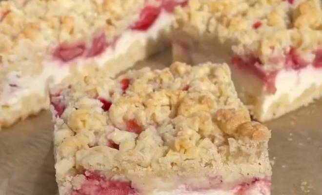 Песочный пирог с творогом и ягодами рецепт