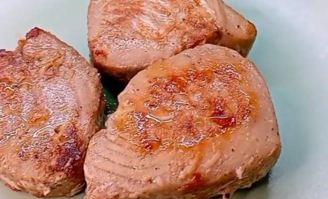 Как пожарить стейк из тунца филе на сковороде вкусный рецепт