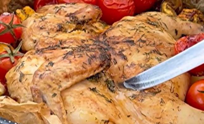 Сочная курица запеченная с овощами в духовке рецепт