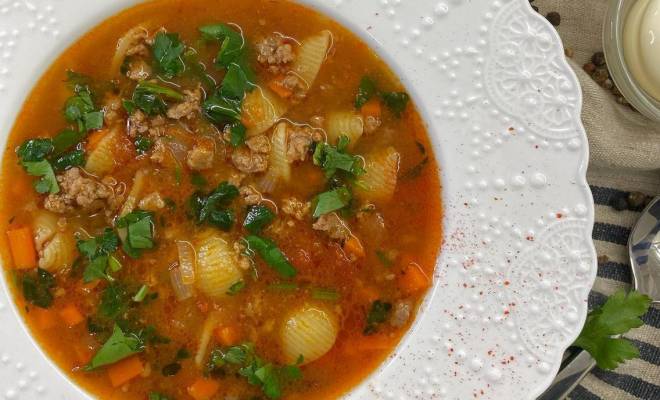 Густым суп с фаршем, томатами, макаронами, морковью и луком рецепт