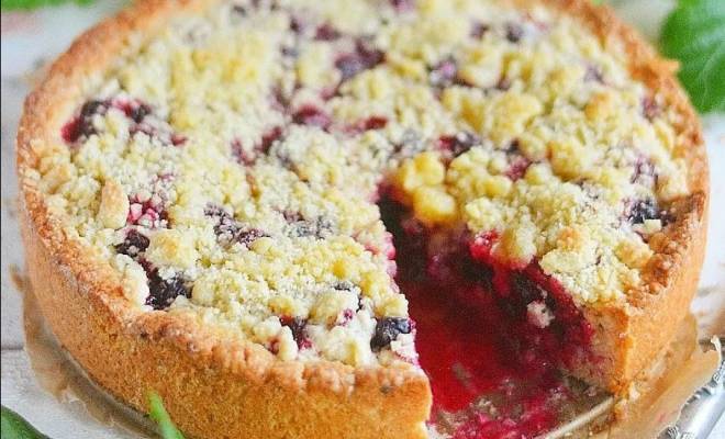 4 рецепта тёртого пирога из песочного теста с ягодами