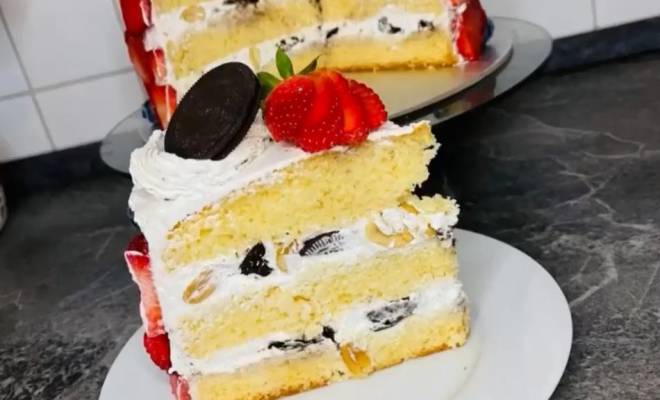Домашний бисквитный торт Орео с клубникой рецепт