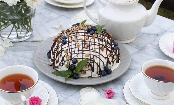 Медовый торт со сметанным кремом на на Медовый спас рецепт