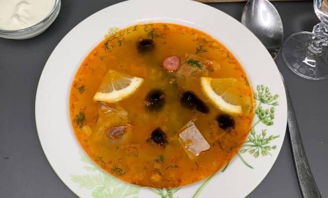 Суп мясная солянка сборная с огурцами солеными классическая рецепт