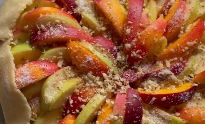 Фруктовая галета с нектаринами, яблоками и грецким орехом рецепт