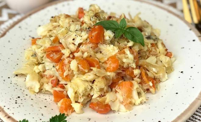 Рыбный салат из минтая с морковью и луком рецепт