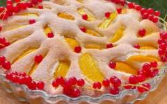Вкусный пирог с персиками свежими