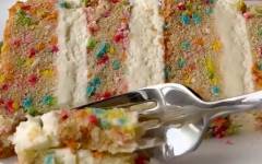 Радужный ванильный торт с кремом чиз пасхальный