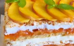 Меренговый торт Пани Валевска с персиками и кремом