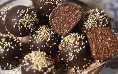 Домашние шоколадные конфеты с арахисовой пастой и арахисом