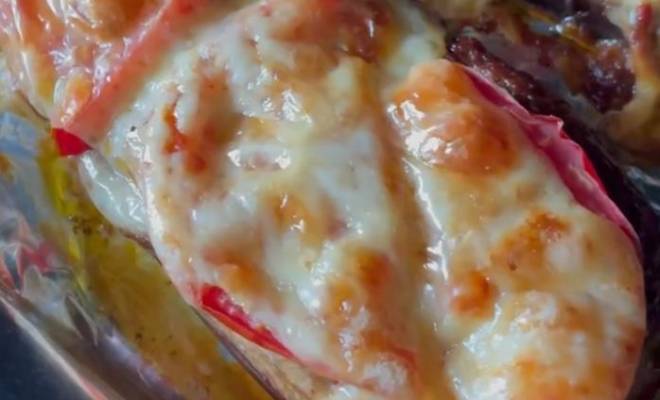 Запеченные баклажаны с помидором, сыром и чесноком в духовке рецепт