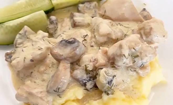 Фрикасе из курицы с грибами, овощами и вином — рецепт с фото