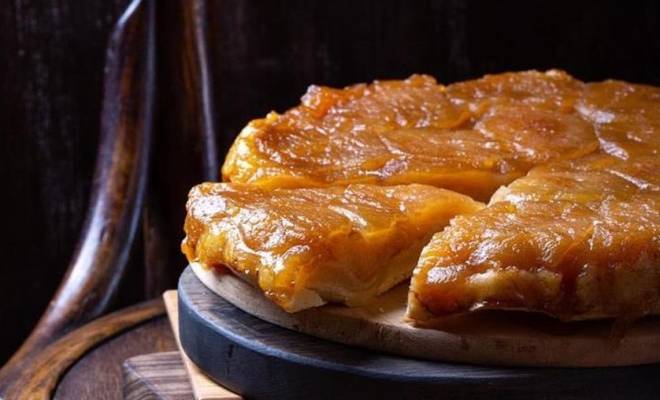 Пирог перевертыш с яблоками и карамелью тарт Татен рецепт