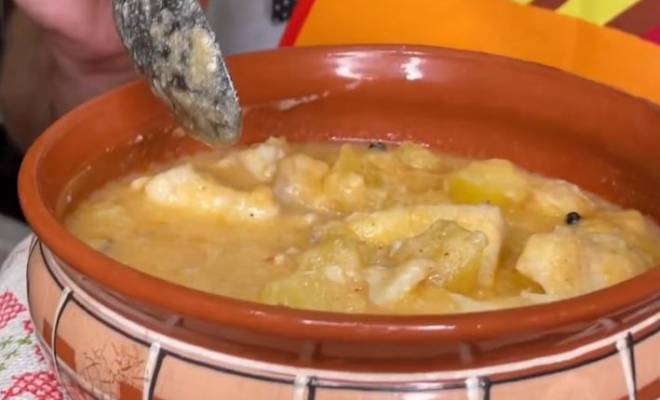 Тушеная картошка с рыбой в молоке с луком рецепт