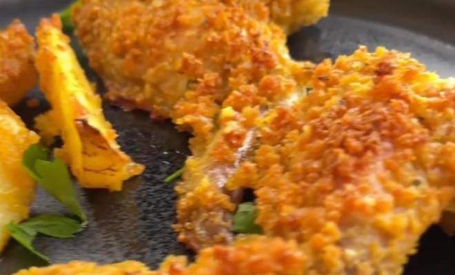 Хрустящие куриные крылышки с картофелем в духовке рецепт