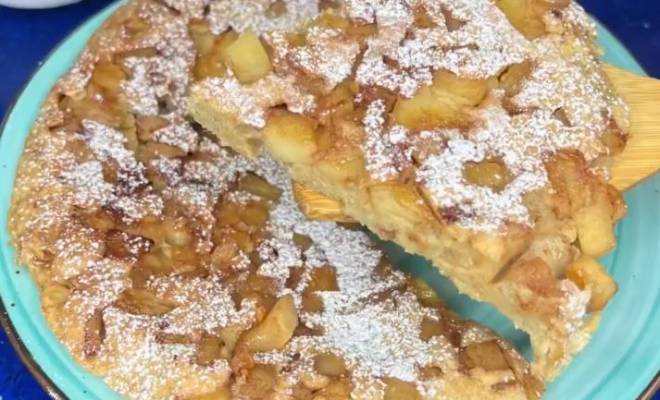 Пирог шарлотка с яблоками на сковороде без духовки рецепт