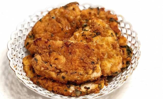 Отбивные из куриного филе в панировочных сухарях - 8 рецептов на сковороде с пошаговыми фото