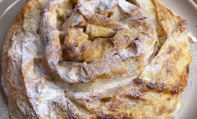 Пирог из лаваша с творогом, яблоками, грушами и орехами рецепт