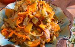 Грибной салат с морковью, орехами, чесноком и майонезом