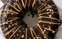 Шоколадный пирог с кофейным соусом