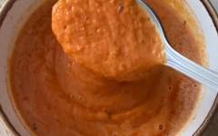 Тёплый томатный крем суп с болгарским перцем, луком и чесноком в духовке
