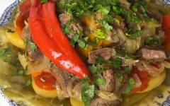 Домашняя Дымляма с говядиной, капустой и картошкой по узбекски на плите