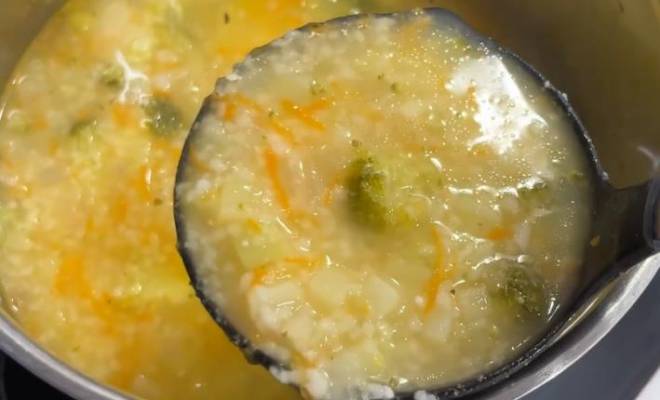 Овощной суп с кускусом, картошкой, брокколи, луком и морковью рецепт