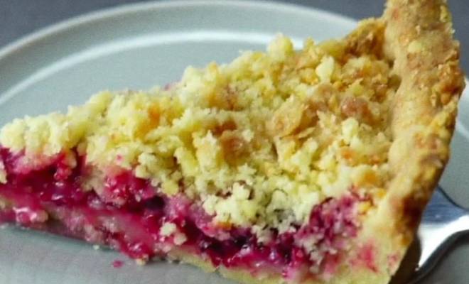 Песочный пирог с замороженными ягодами в духовке рецепт