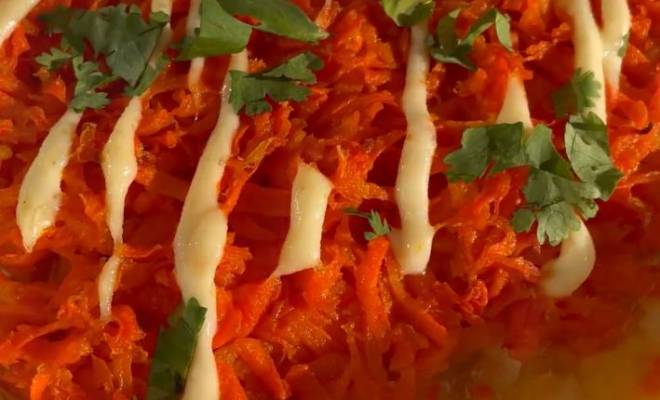 Салат из горбуши с морковью и грибами