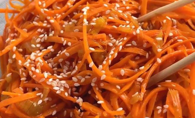 Морковь по-корейски с луком, соевым соусом и чесноком рецепт