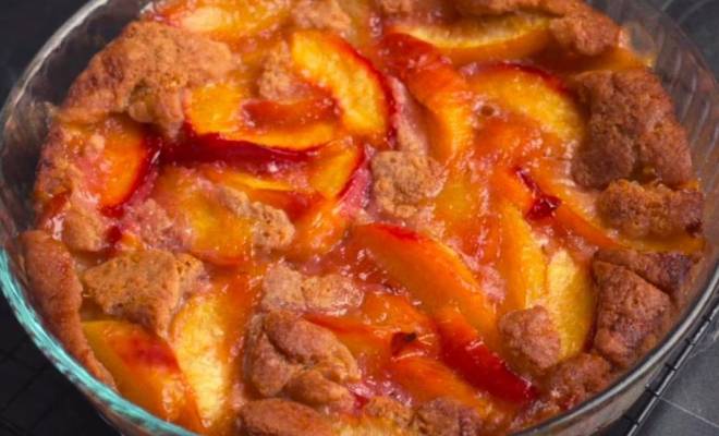 Сочный заливной пирог с персиками рецепт